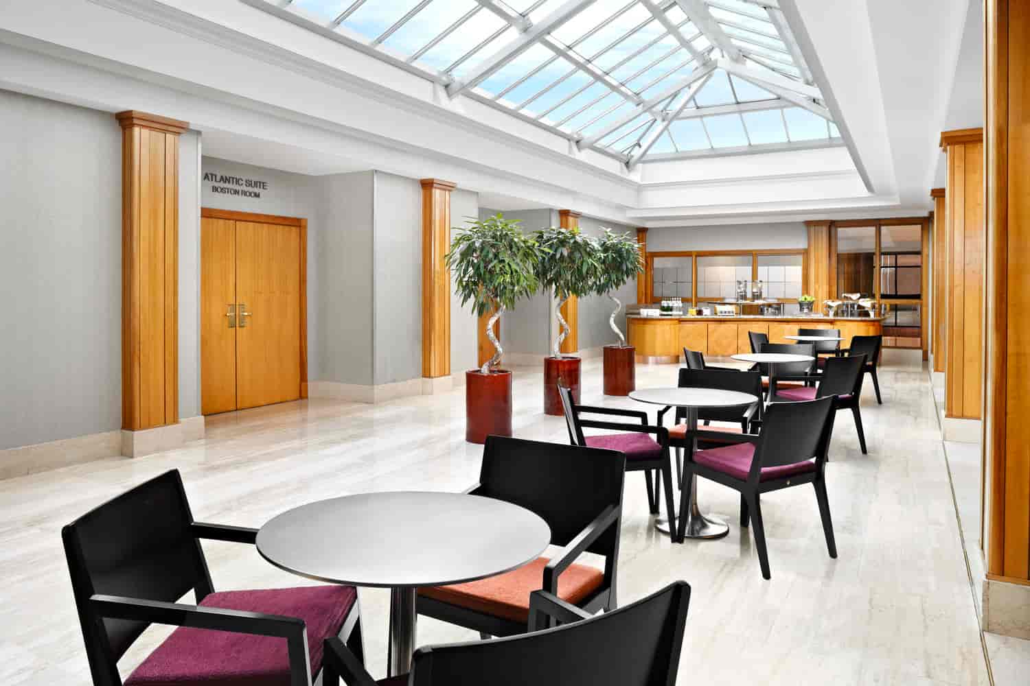 Sheraton Skyline Hotel London Heathrow - image