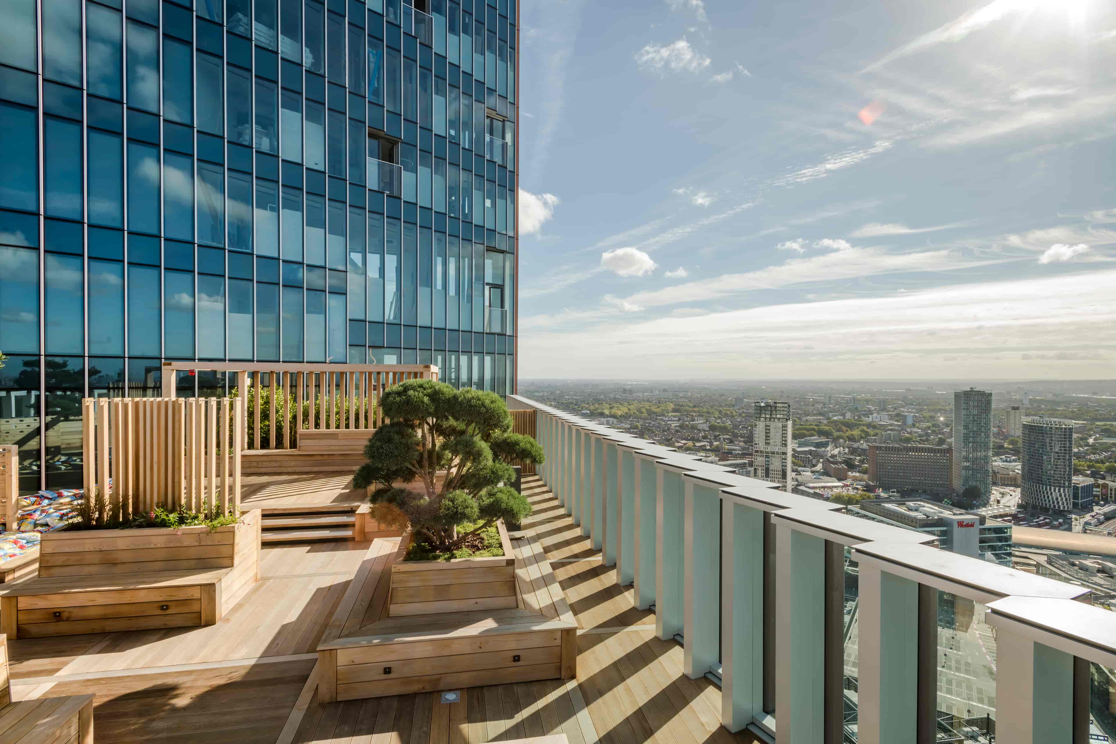 The Stratford at Manhattan Loft Gardens - image