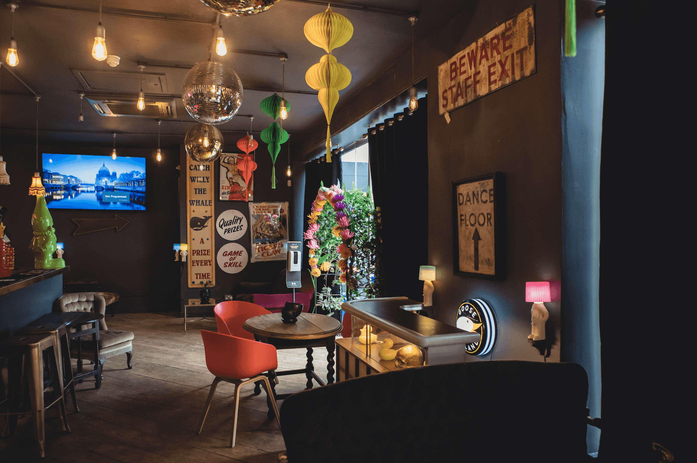 The Mockingbird Cinema and Sobremesa Bar - image