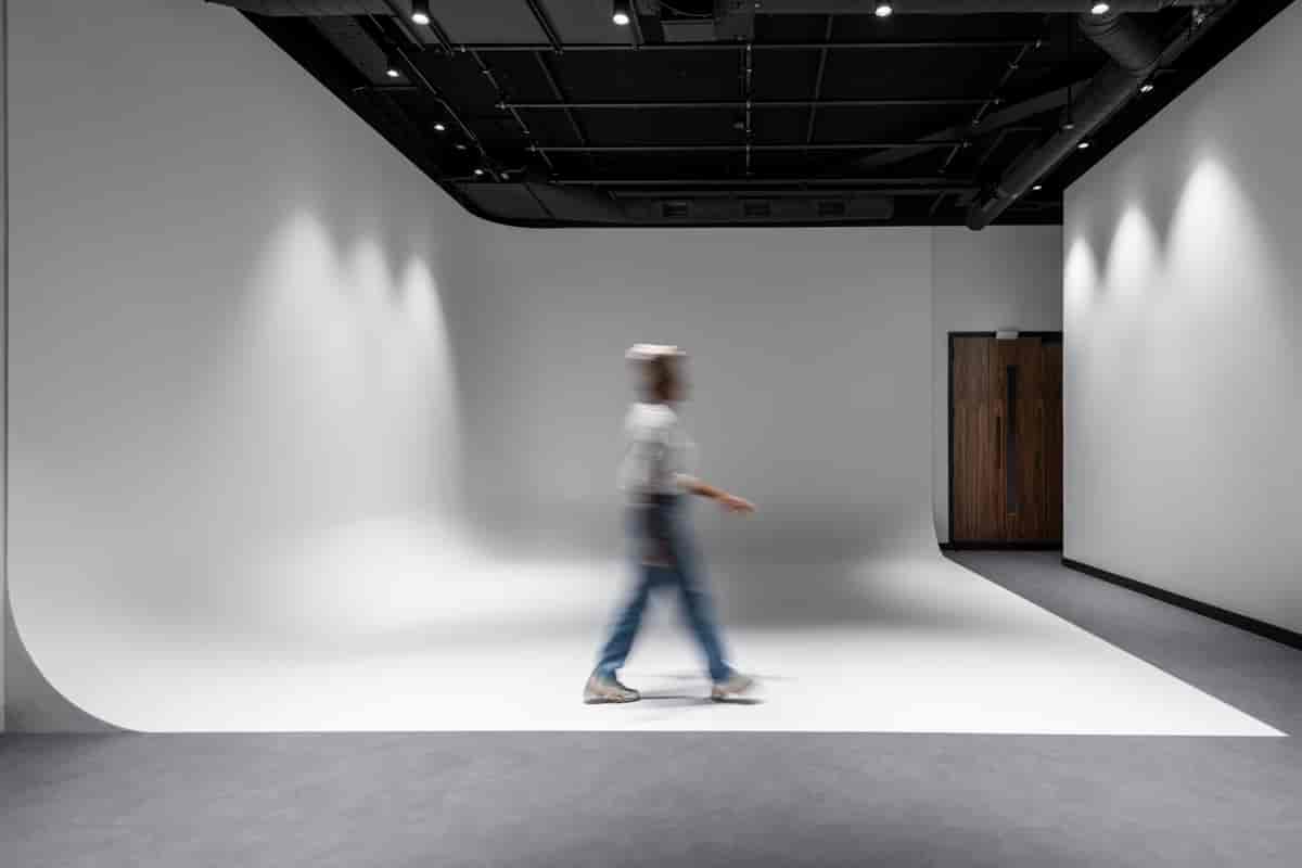 Qube Elephant Lounge & Bar - image