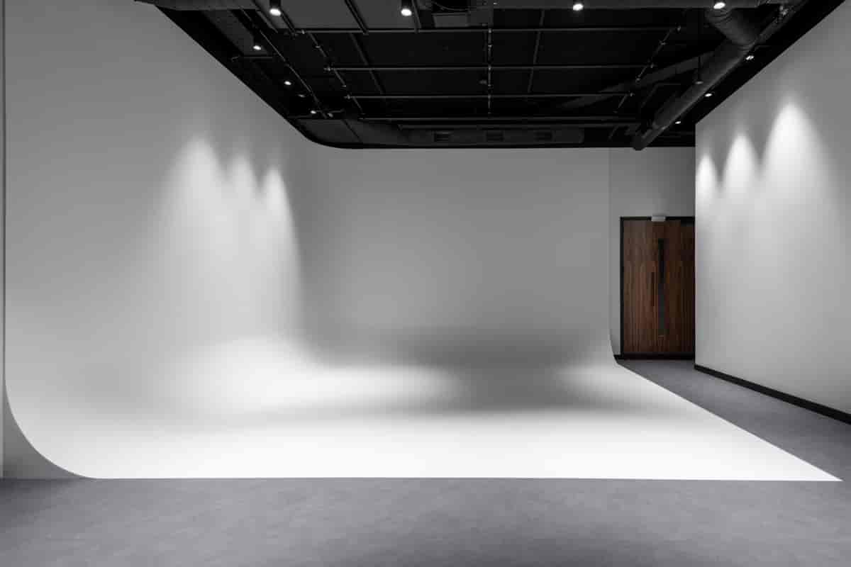 Qube Elephant Lounge & Bar - image