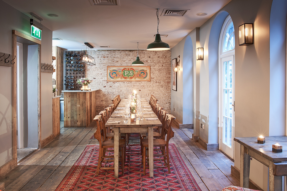 Stylish meeting space in Artist Residence London, ideal for gatherings and team-building events.