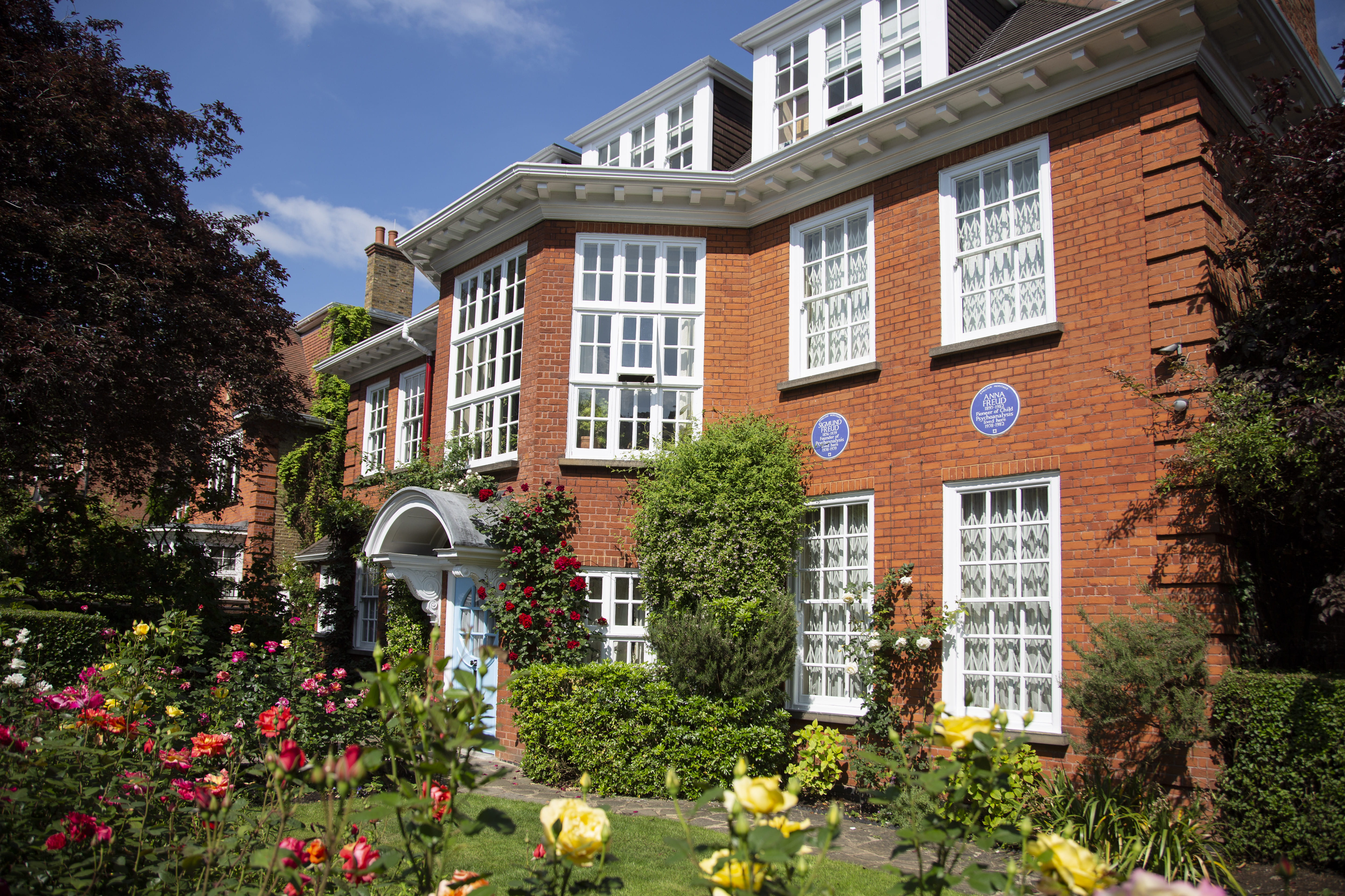 Freud Museum London: charming brick venue for intimate gatherings and outdoor events.