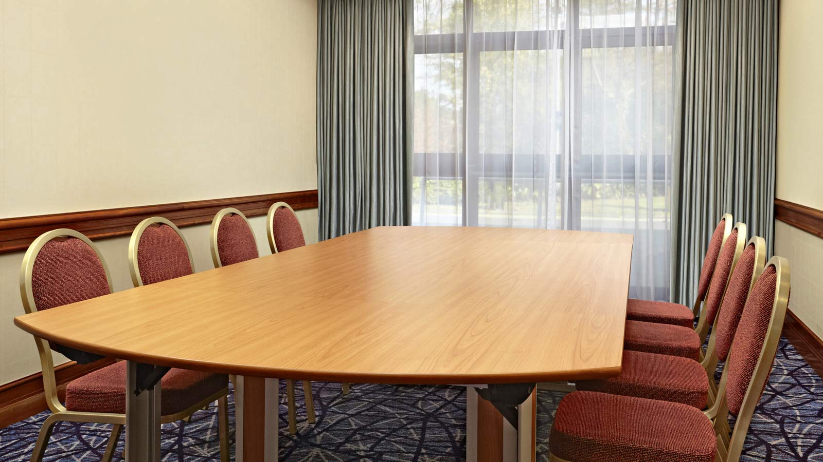 Stockholm Room at Sheraton Skyline Hotel: spacious meeting room for workshops and discussions.