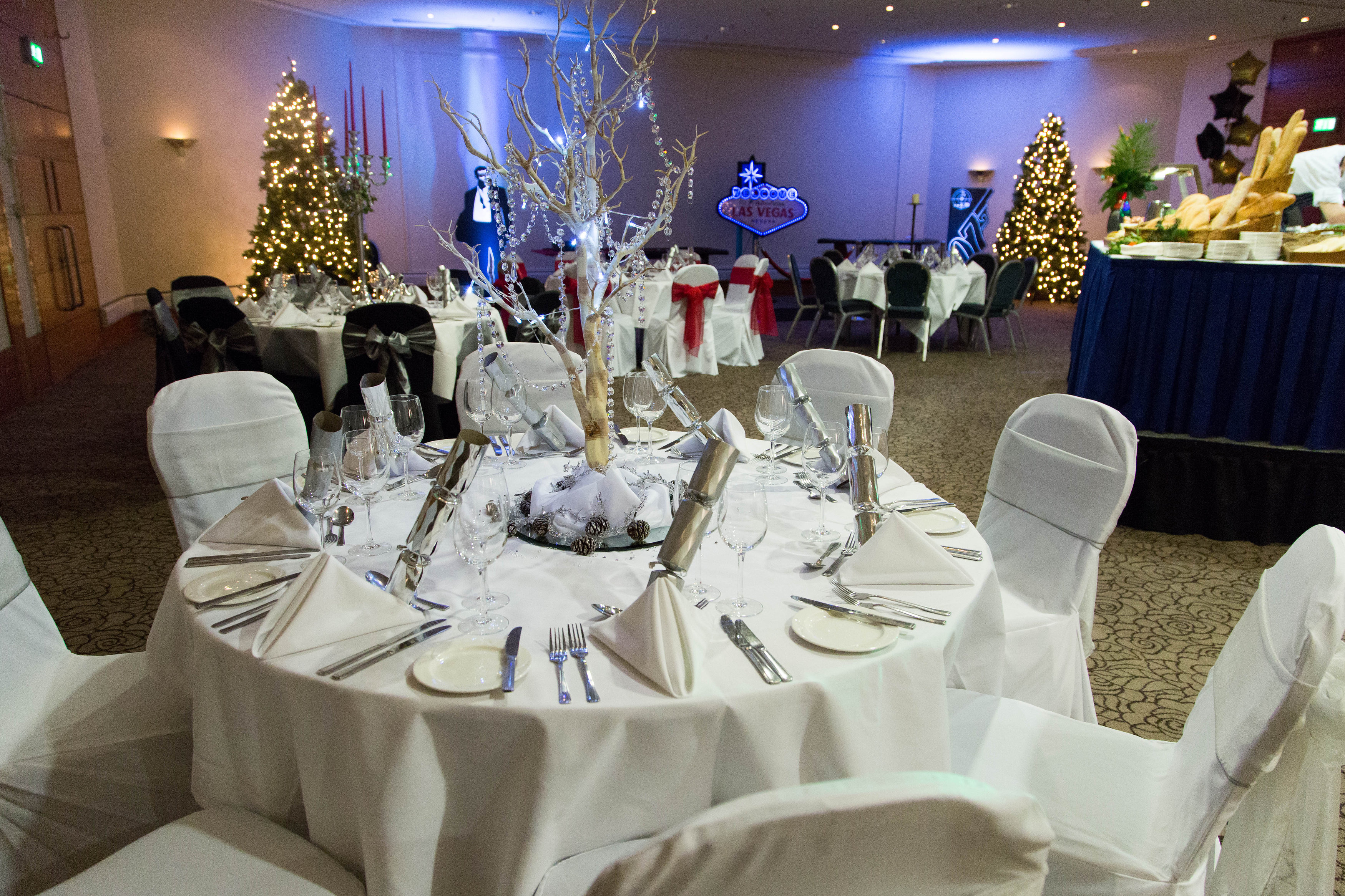 Desoutter Suite banquet table at Sofitel London Gatwick, perfect for holiday events.