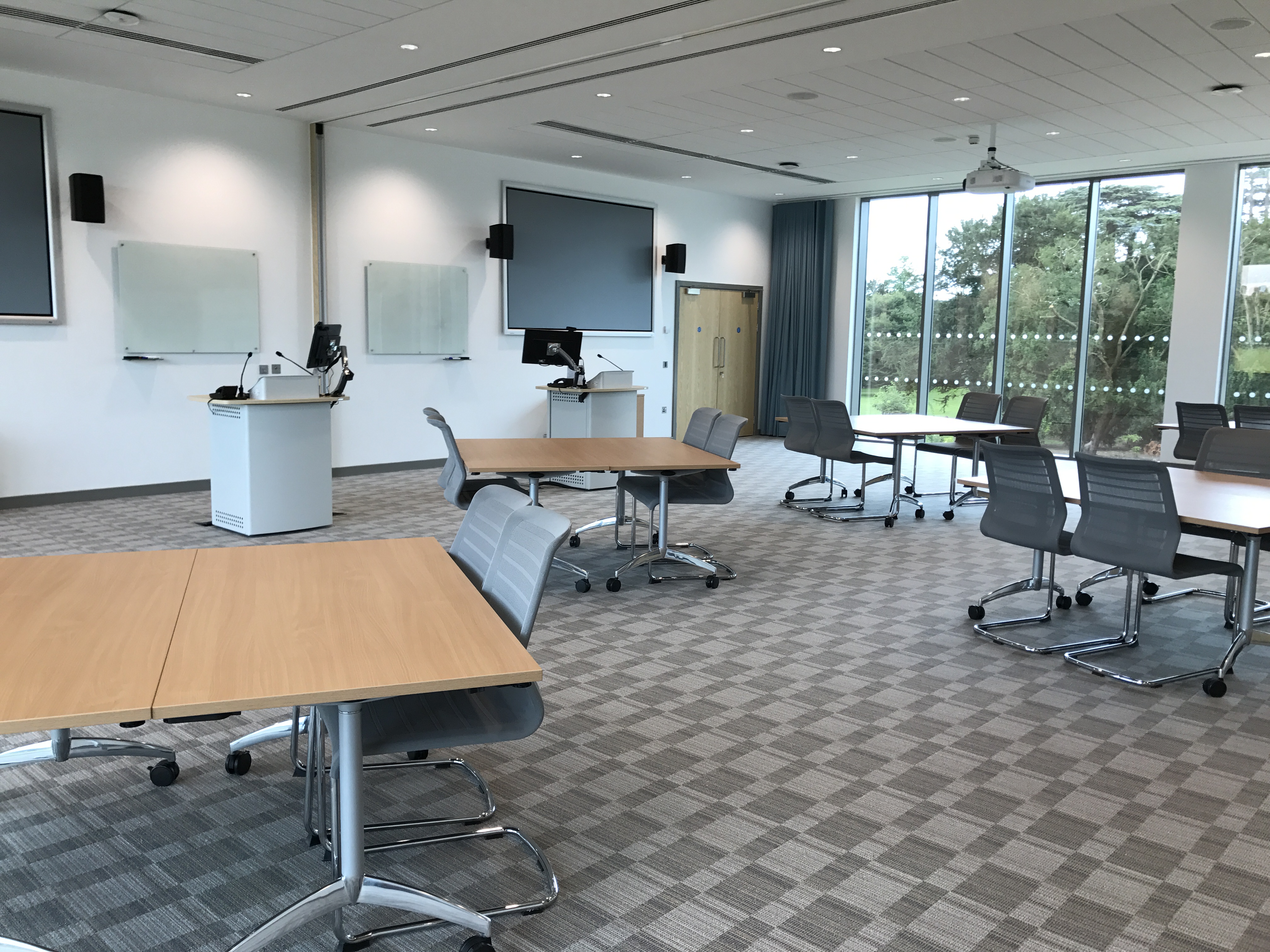 Versatile meeting space in King’s Hedges, ideal for workshops and team meetings.
