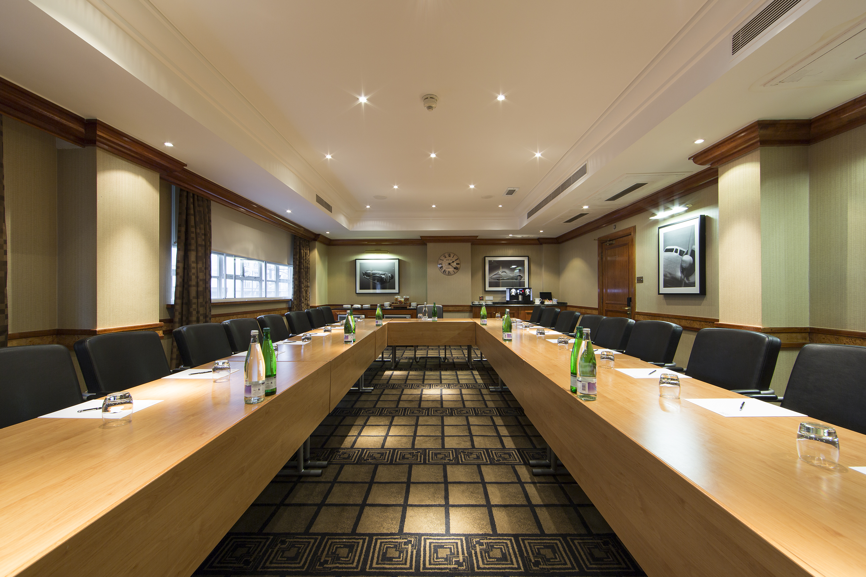 Meeting room at Thistle Marble Arch, featuring a long table for professional gatherings.