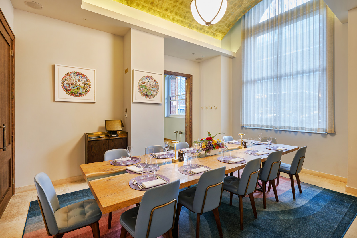 Elegant meeting room at St Pancras Brasserie, perfect for executive gatherings and brainstorming.