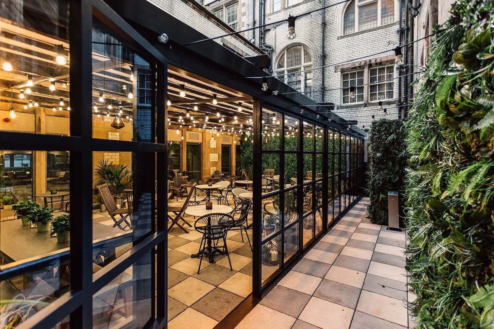 Glenfiddich Suite, Scotsman Hotel: stylish outdoor space for meetings and events.