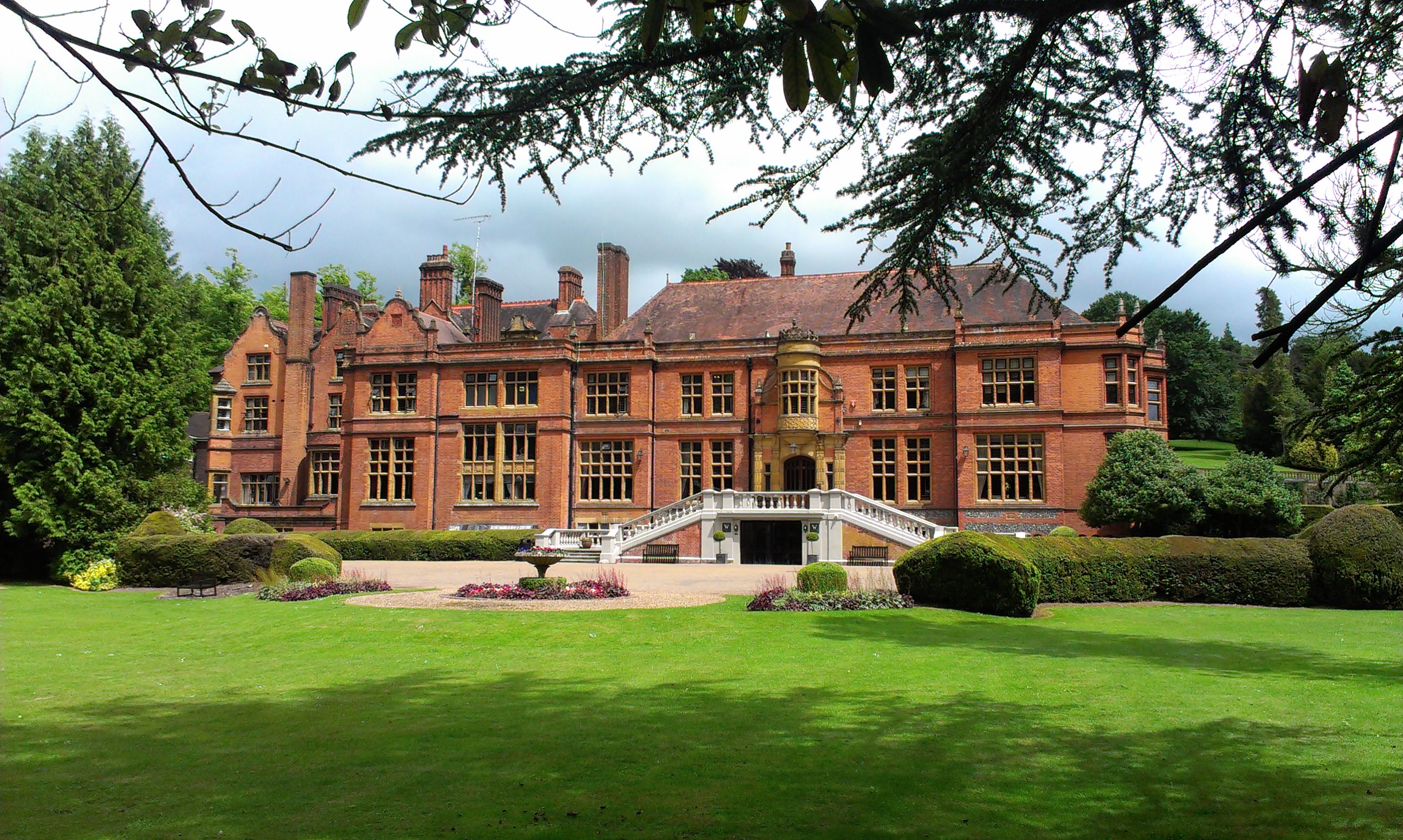 Marden Park Mansion: elegant historic venue for upscale events and weddings. - Banner