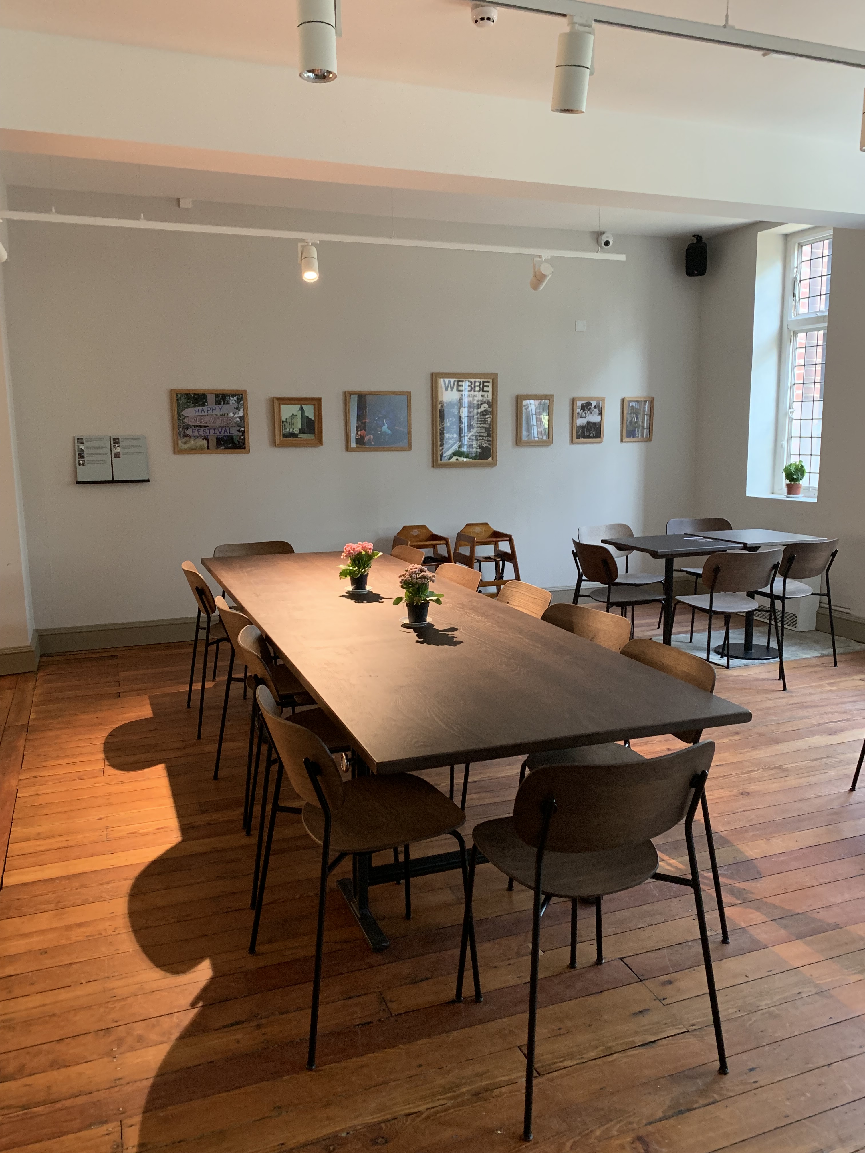Versatile meeting space in Oxford House with natural light for creative events.