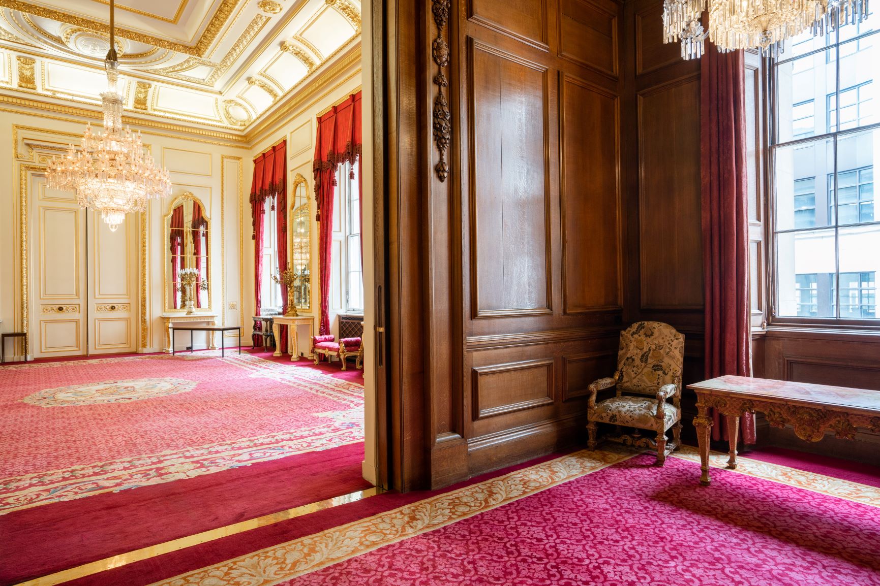 Elegant Drawing Room at Goldsmiths' Hall, ideal for formal gatherings and meetings.