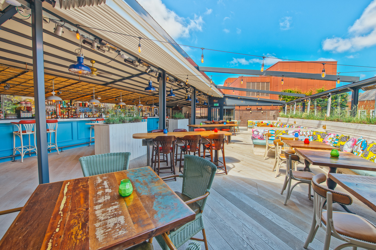 Santiago Sun Terrace: vibrant outdoor venue for casual gatherings and networking events. - Banner