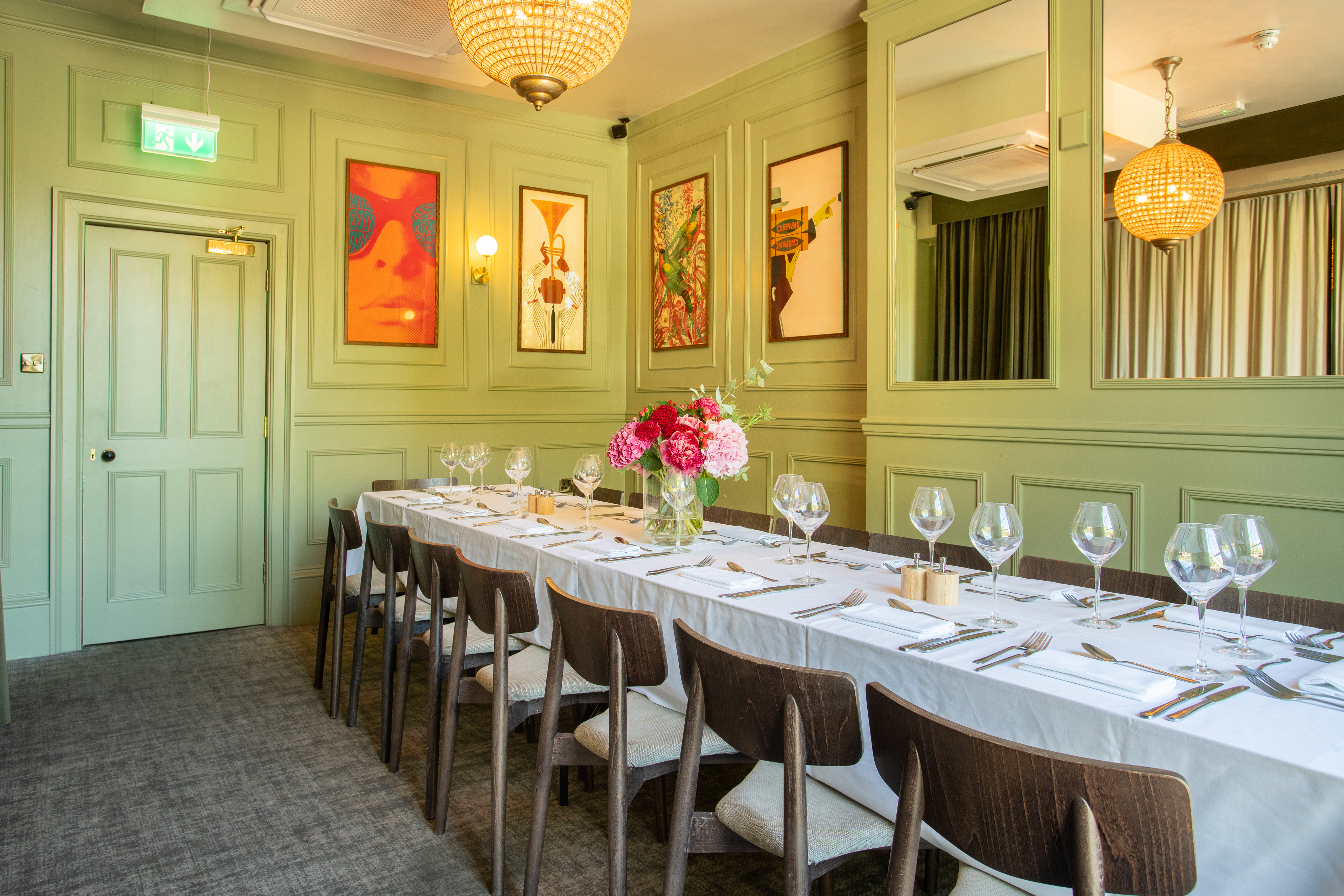 Elegant meeting space in Richardson Room, Aragon House, ideal for corporate events. - Banner