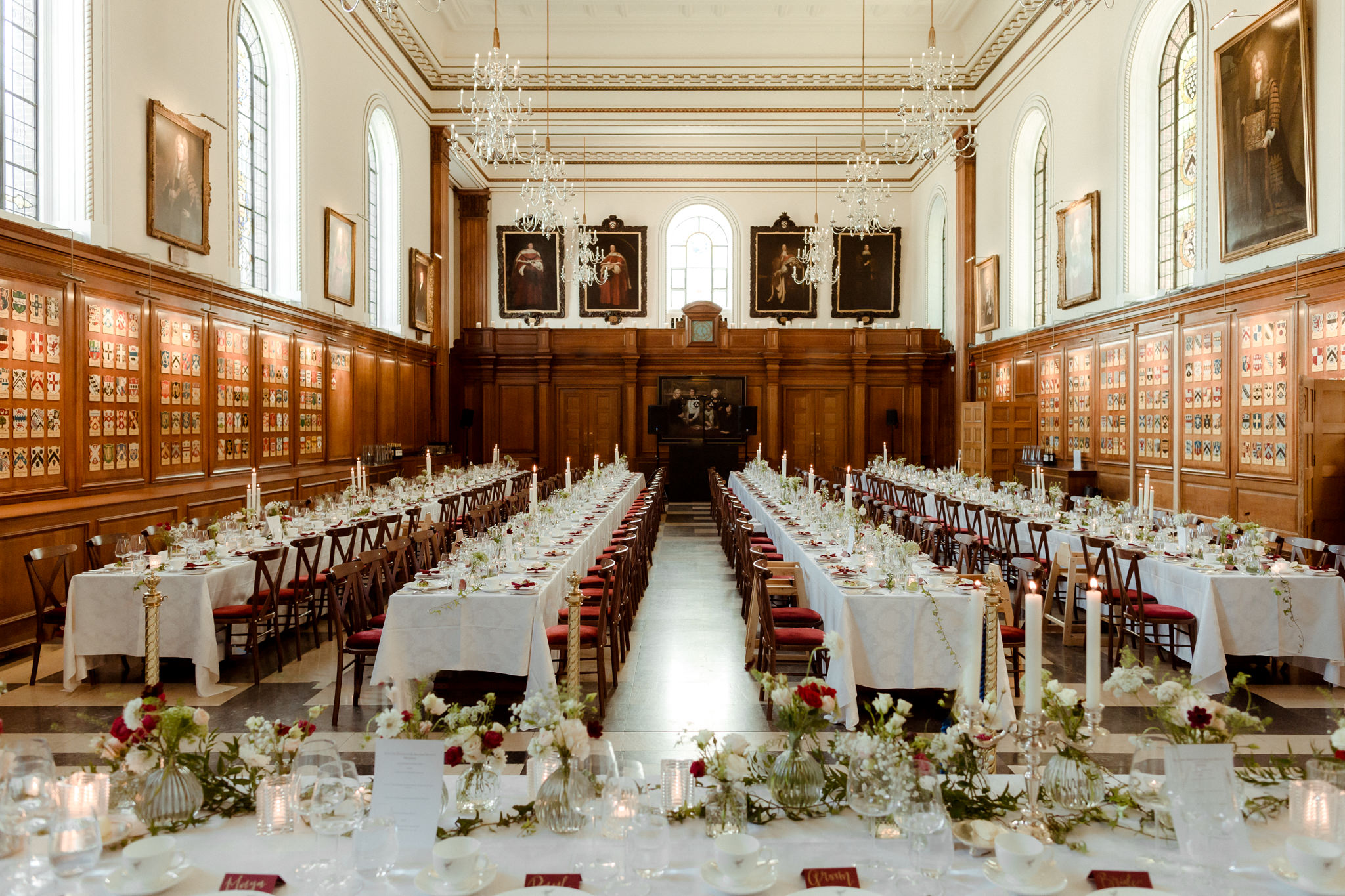 Inner Temple Hall: Grand wood-paneled banquet room for formal gala dinner events.