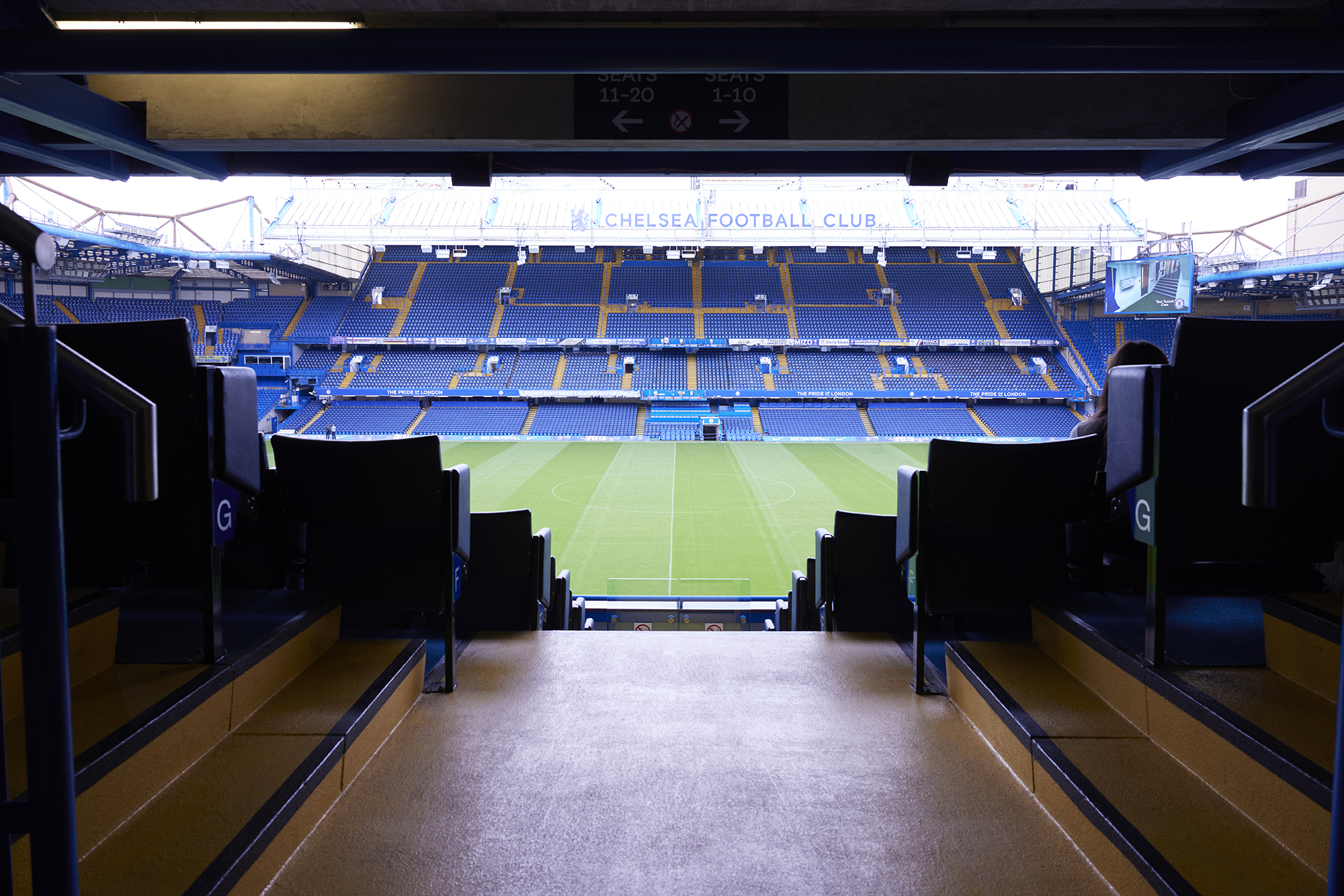 Directors Lounge at Chelsea FC: expansive seating, ideal for corporate events and team-building.