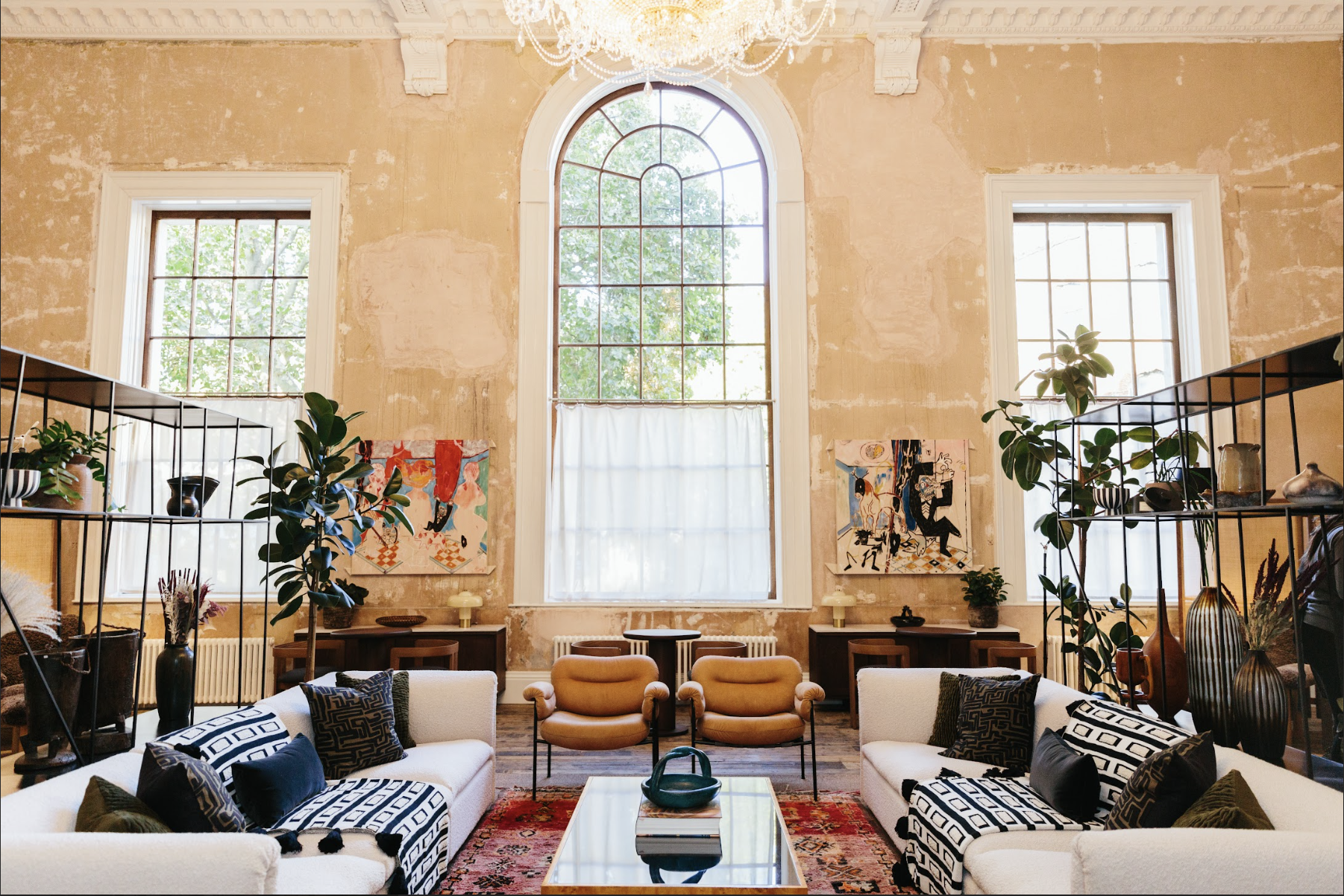 Stylish meeting space with natural light for creative gatherings at Knotel Workclub. - Banner