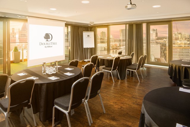 DoubleTree by Hilton Manchester - image 1