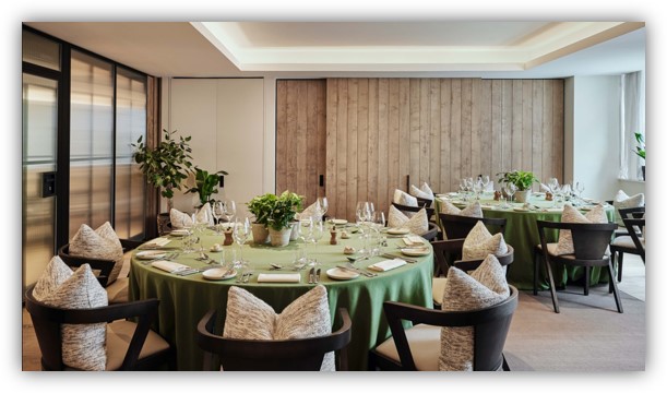 Upscale dining setup in Meadow, 1 Hotel Mayfair, ideal for corporate events and gatherings.