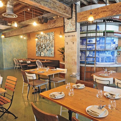 Canto Restaurant dining area for corporate receptions and networking events.