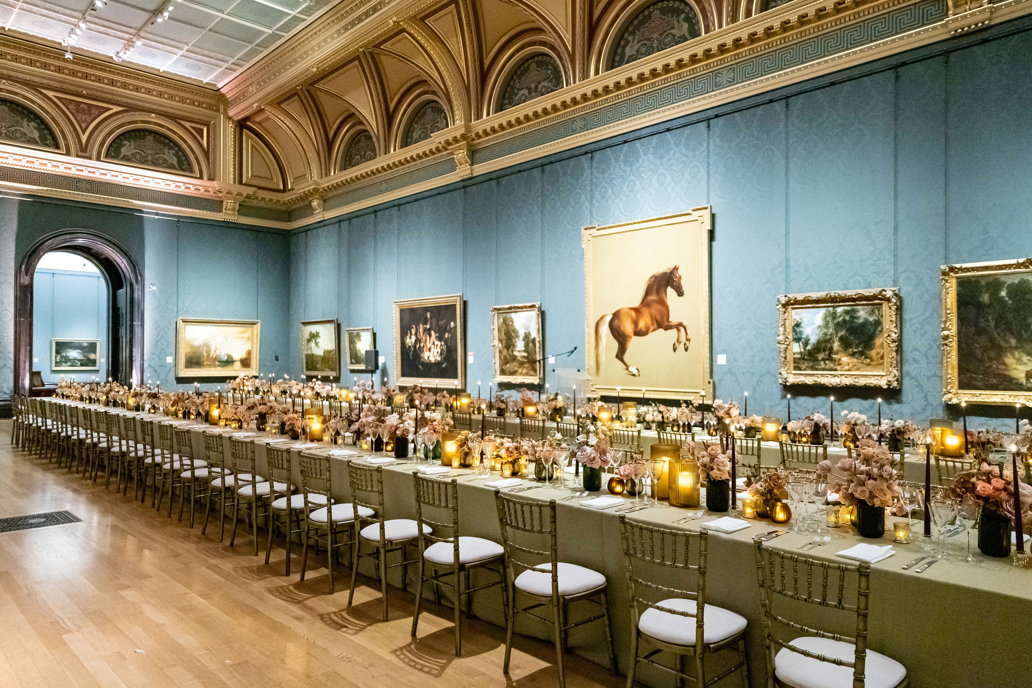 Elegant banquet hall in The National Gallery, perfect for gala dinners or corporate events. - Banner