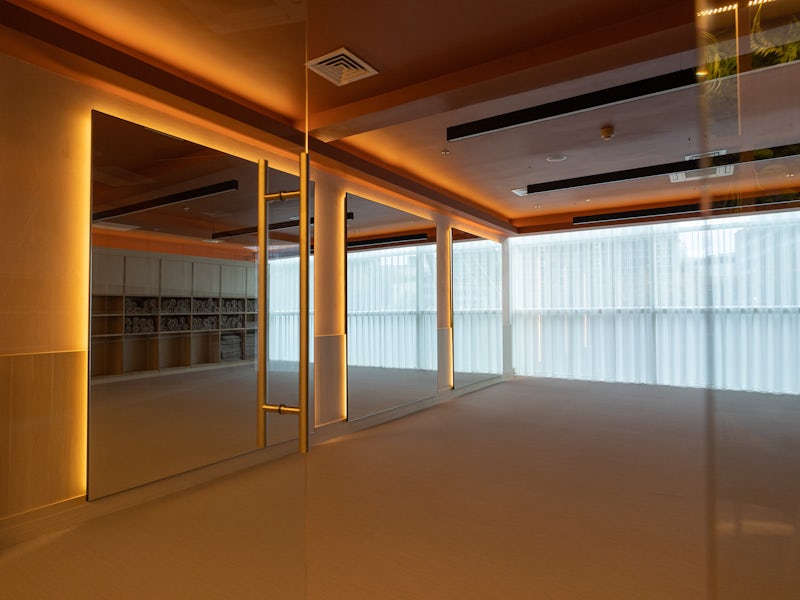 RE:TREAT Studio at The Lowry Hotel: minimalist wellness space for yoga and creative workshops.