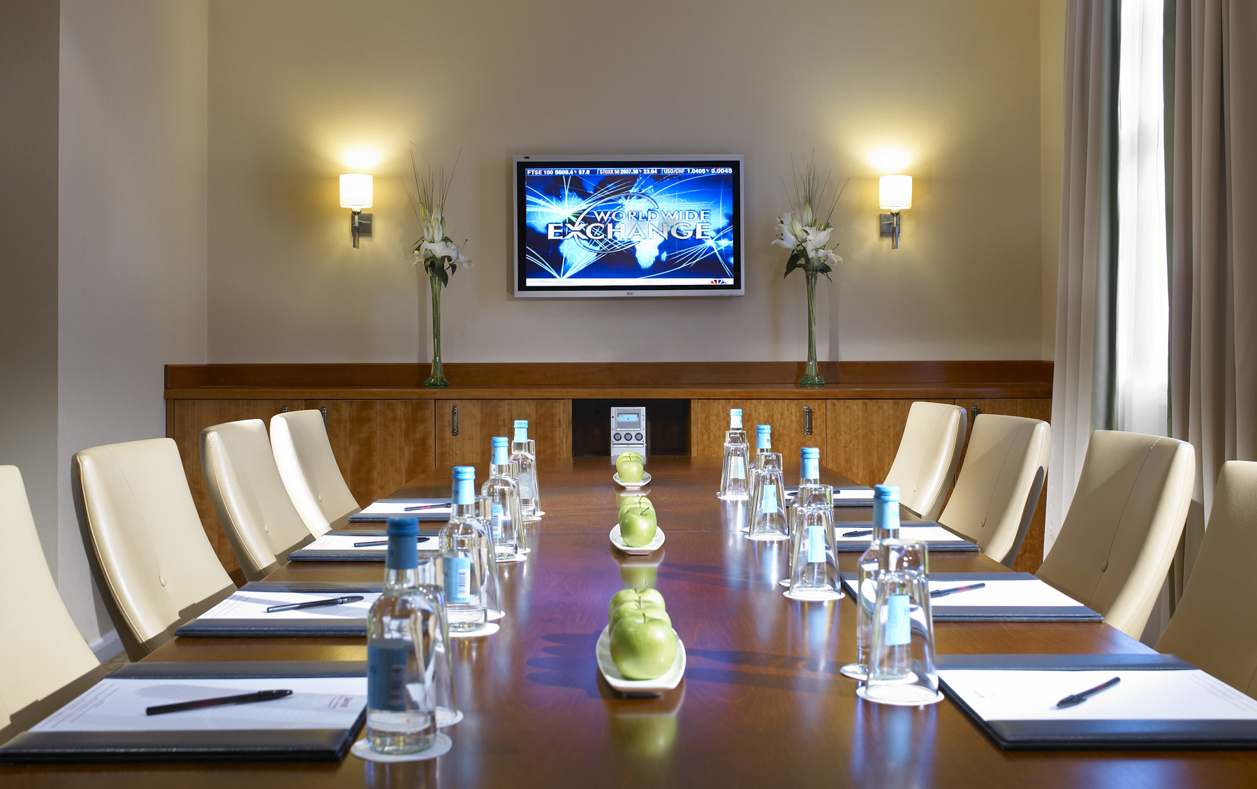 Meeting Room 121 at Birmingham Marriott, sleek setup for corporate meetings and events.